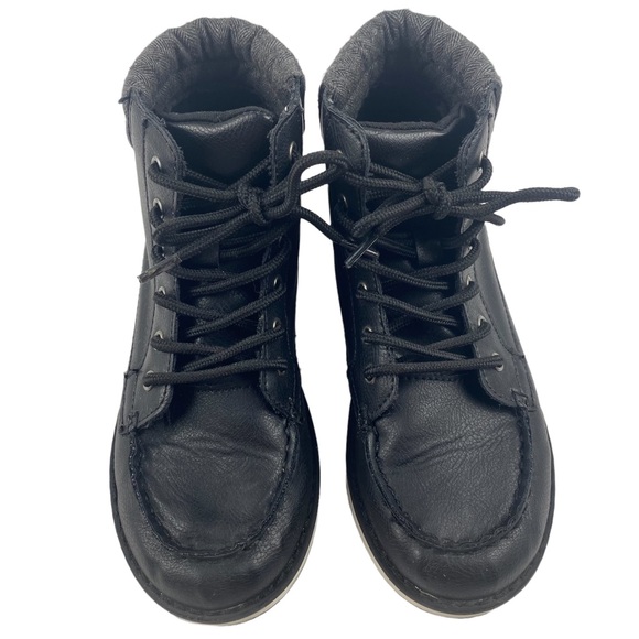Old Navy Boy's Lace Up Boot in Black Size 1 - Picture 3 of 6